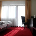 Halka Nocleg ze śniadaniem 3*